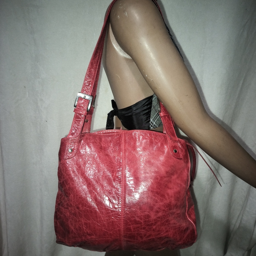 Latico Red Leather Shoulder Bag Double Zip. - Picture 15 of 16